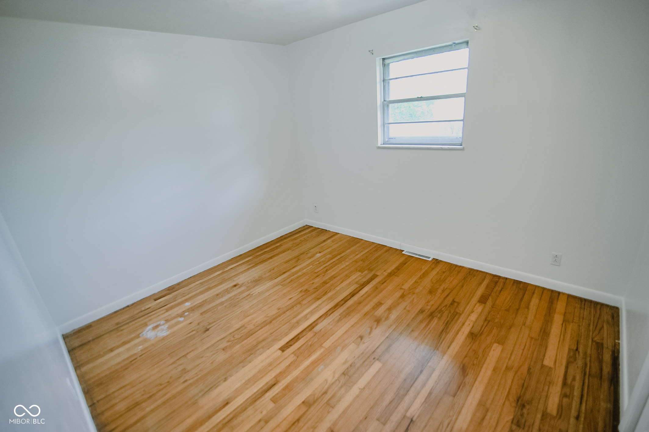 8325 Lake Road Indianapolis, IN 46217 - Photo 16 of 29