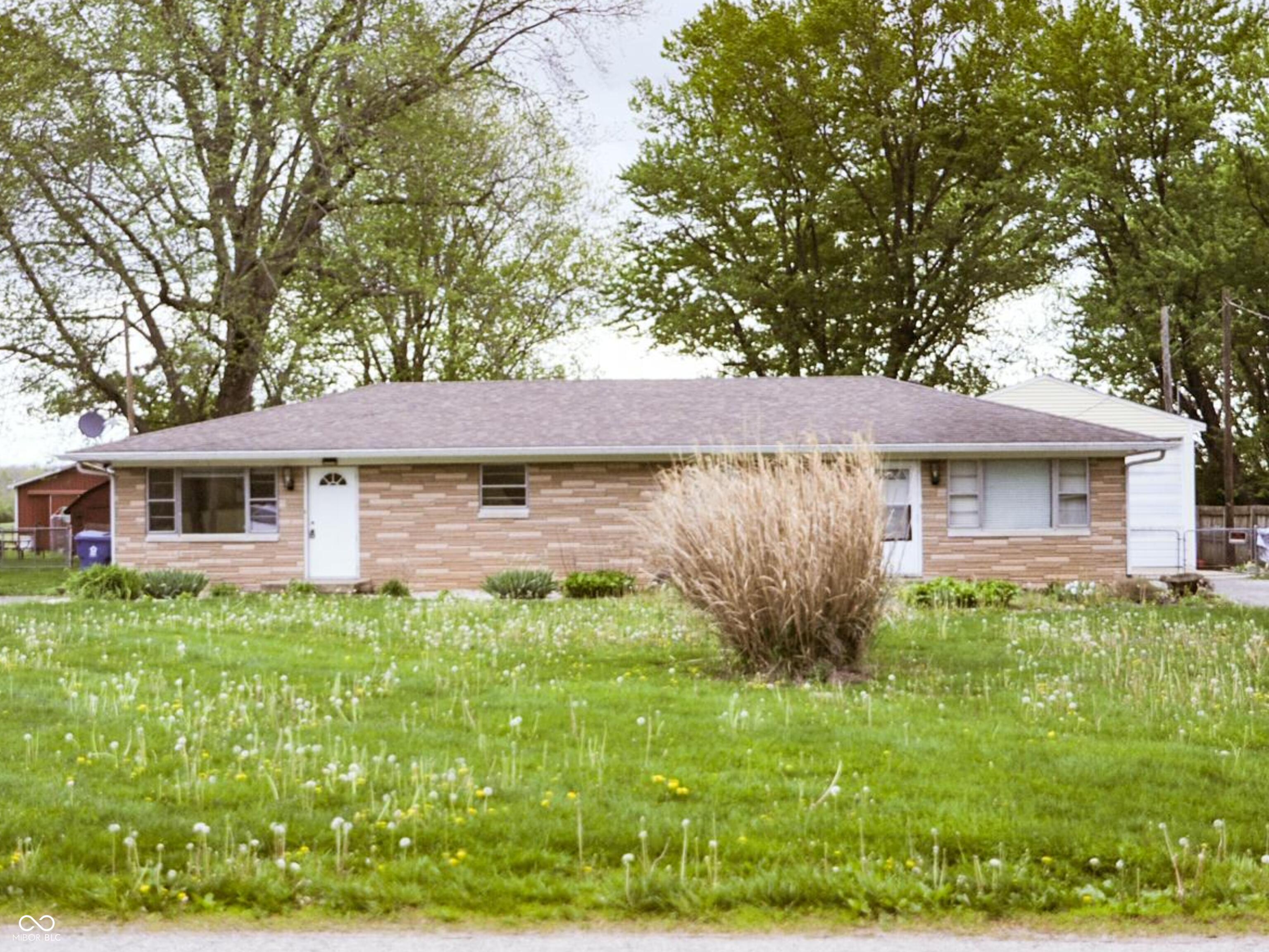 8325 Lake Road Indianapolis, IN 46217 - Photo 3 of 29