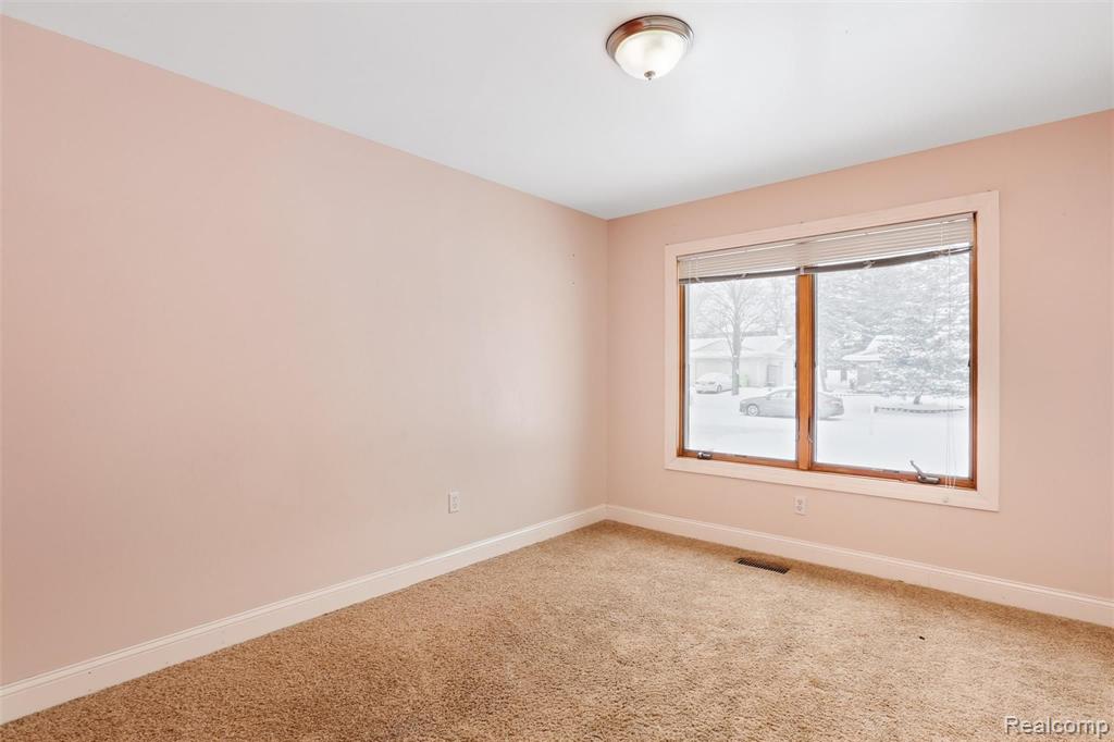 22644 Shadowpine Way Novi, MI 48375 - Photo 14 of 32 Gallery Image 14