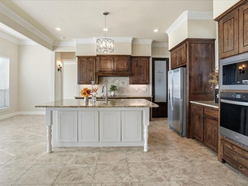 4021 West J E Woody Road Springtown, TX 76082 - Photo 12 of 38