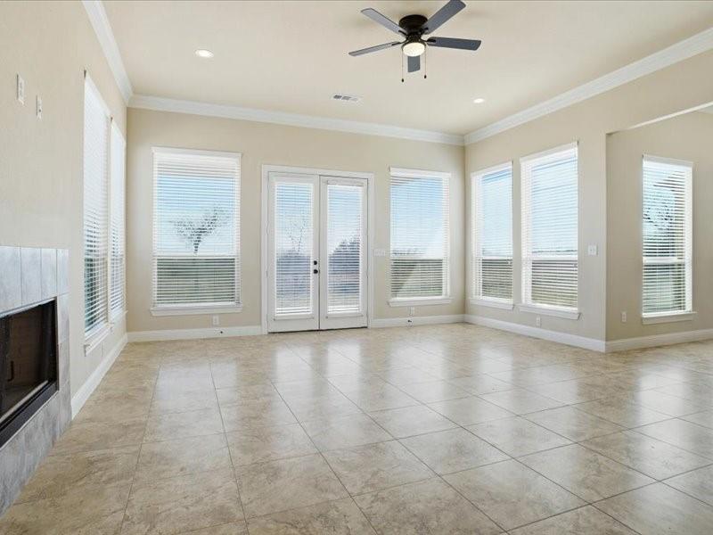 4021 West J E Woody Road Springtown, TX 76082 - Photo 7 of 38