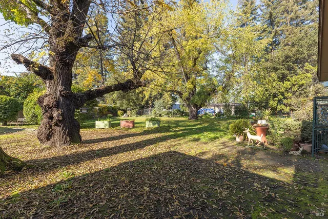a view of a tennis court