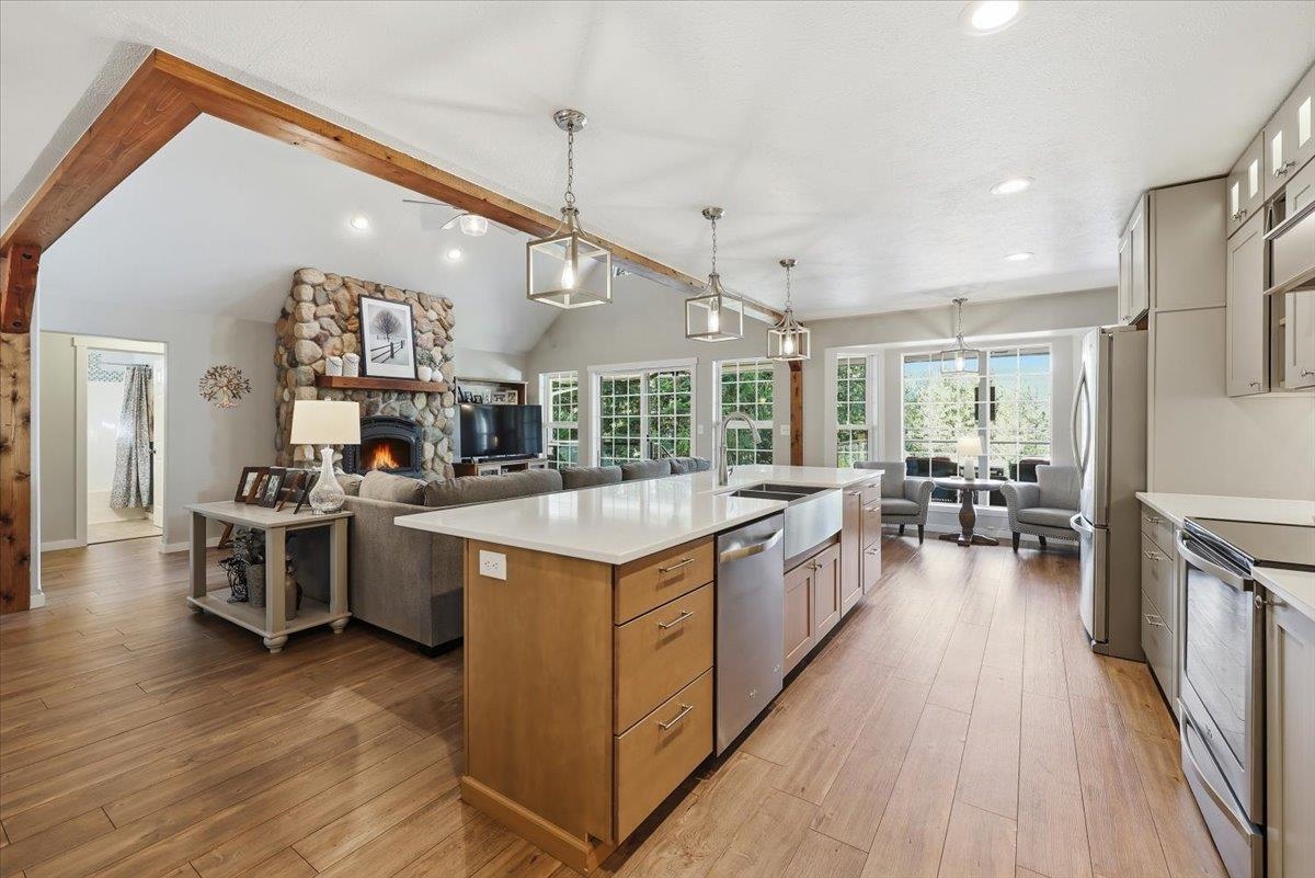 912 Deer Valley Road Newport, WA 99156 - Photo 13 of 43