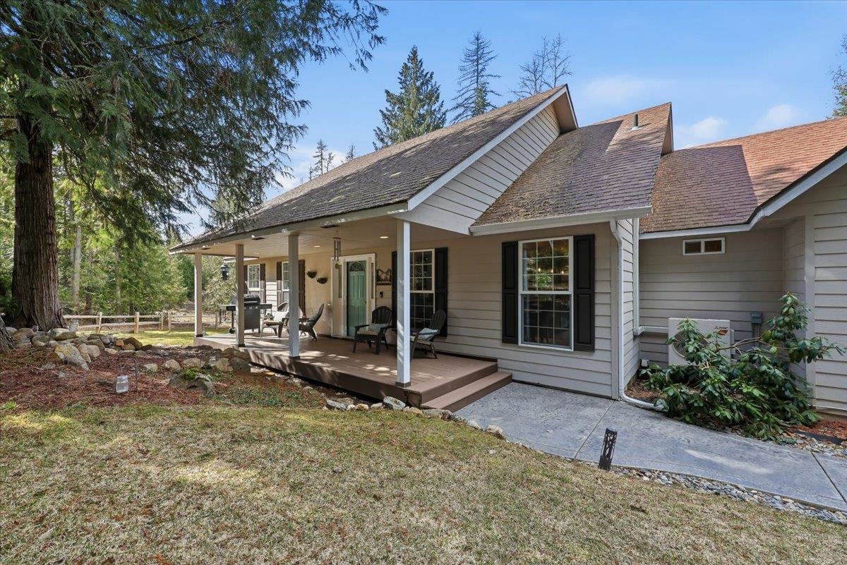 912 Deer Valley Road Newport, WA 99156 - Photo 4 of 43