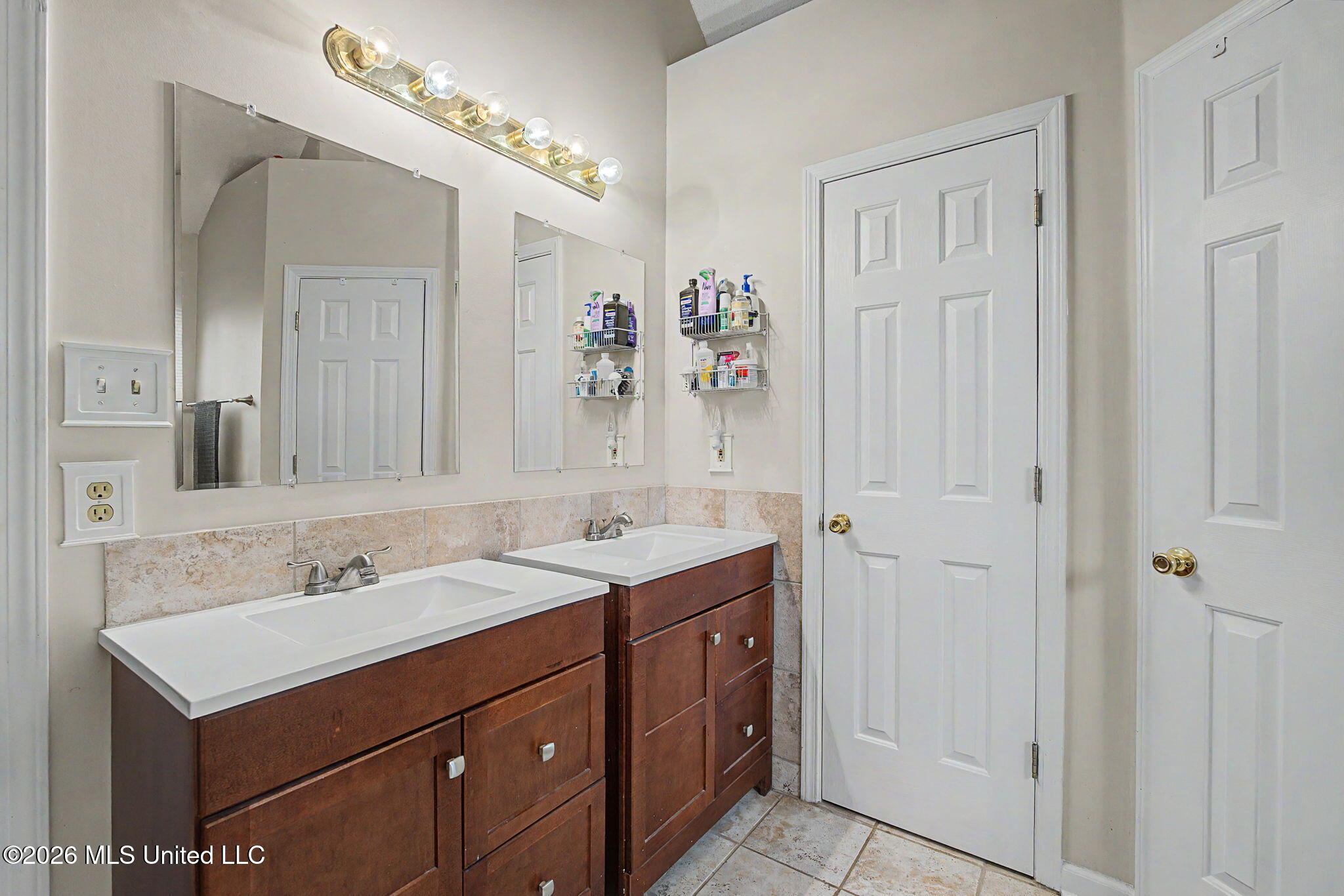 7392 Wendy Way Walls, MS 38680 - Photo 11 of 32 18-web-or-mls-7392 Wendy Way-17