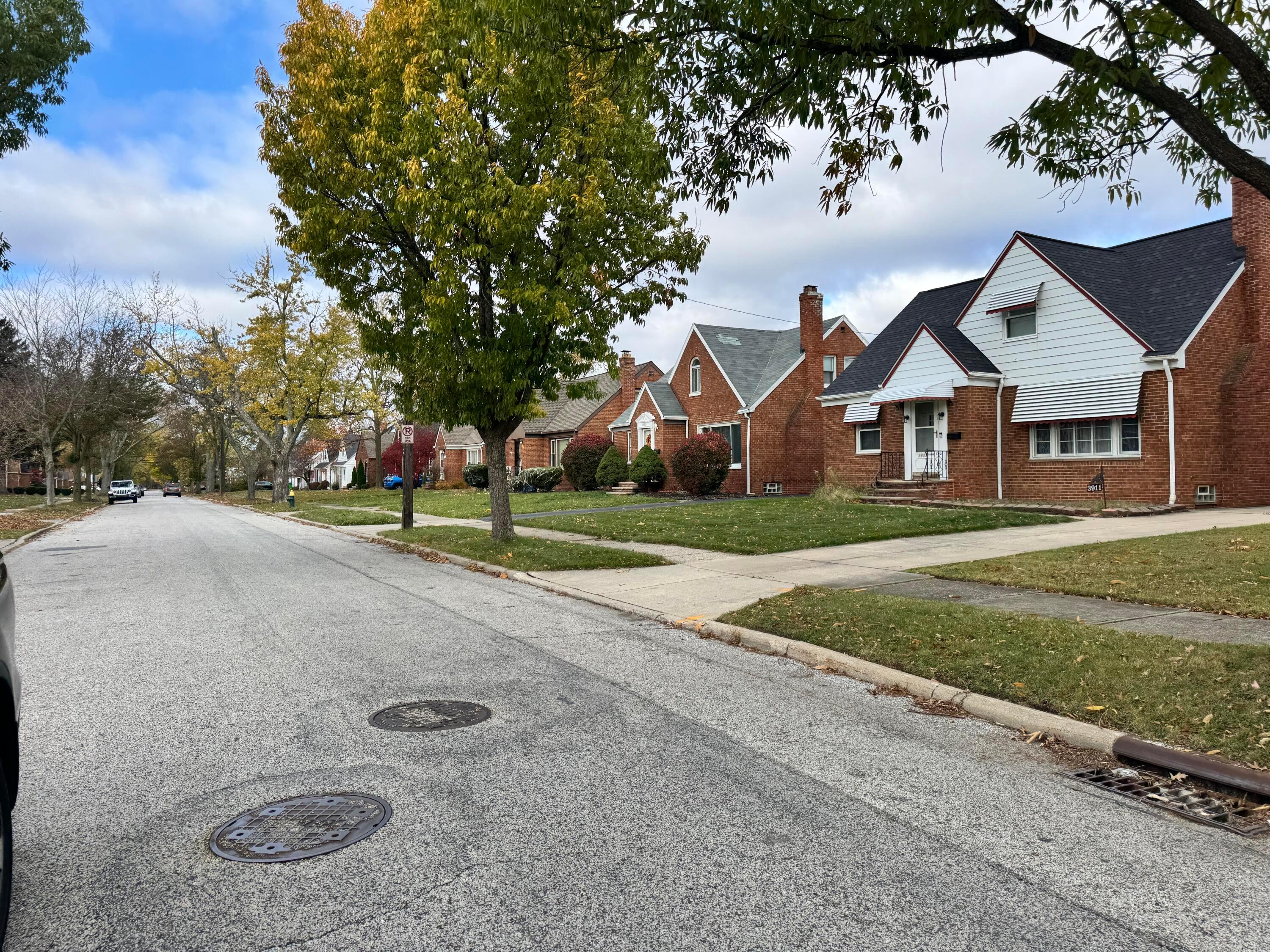 3914 Colony Road Cleveland, OH 44118 - Photo 19 of 35 IMG_2600