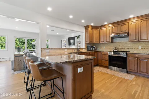 $2,395,000 | 9 Deluca Drive, Cos Cob, CT 06807