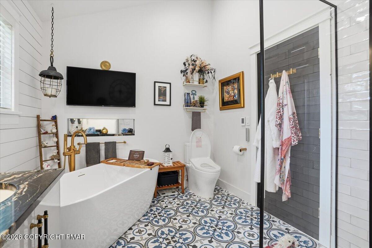 299 Brick Church Road Saylorsburg, PA 18353 - Photo 51 of 108 MASTER B/R SOAKING TUB TOTO AUTO TOILET