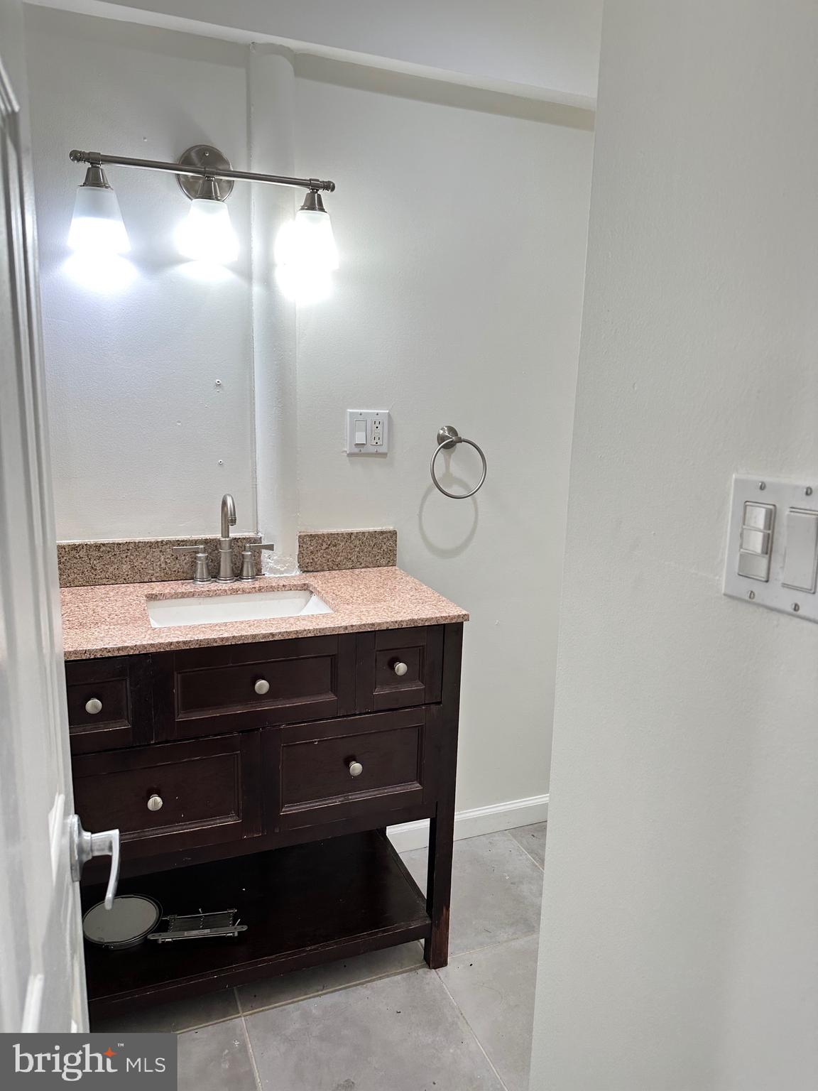 640 Kerper Street Philadelphia, PA 19111 - Photo 11 of 38