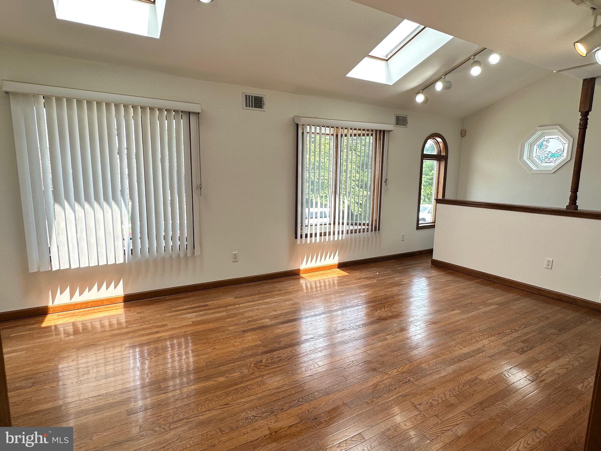 640 Kerper Street Philadelphia, PA 19111 - Photo 17 of 38
