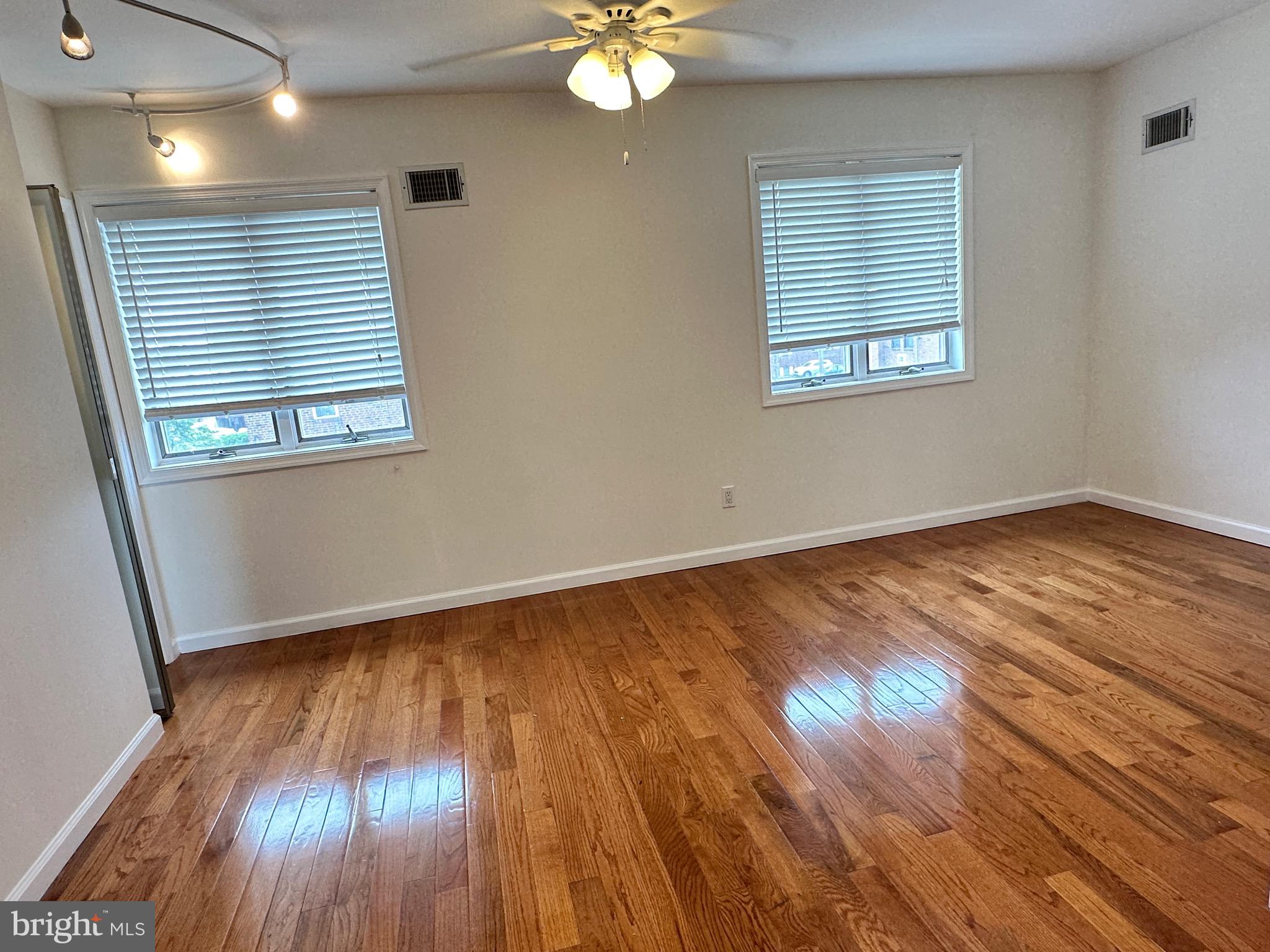 640 Kerper Street Philadelphia, PA 19111 - Photo 28 of 38