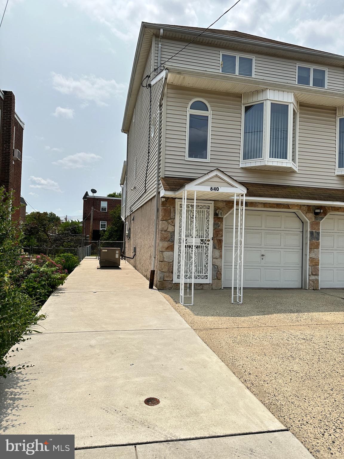640 Kerper Street Philadelphia, PA 19111 - Photo 3 of 38