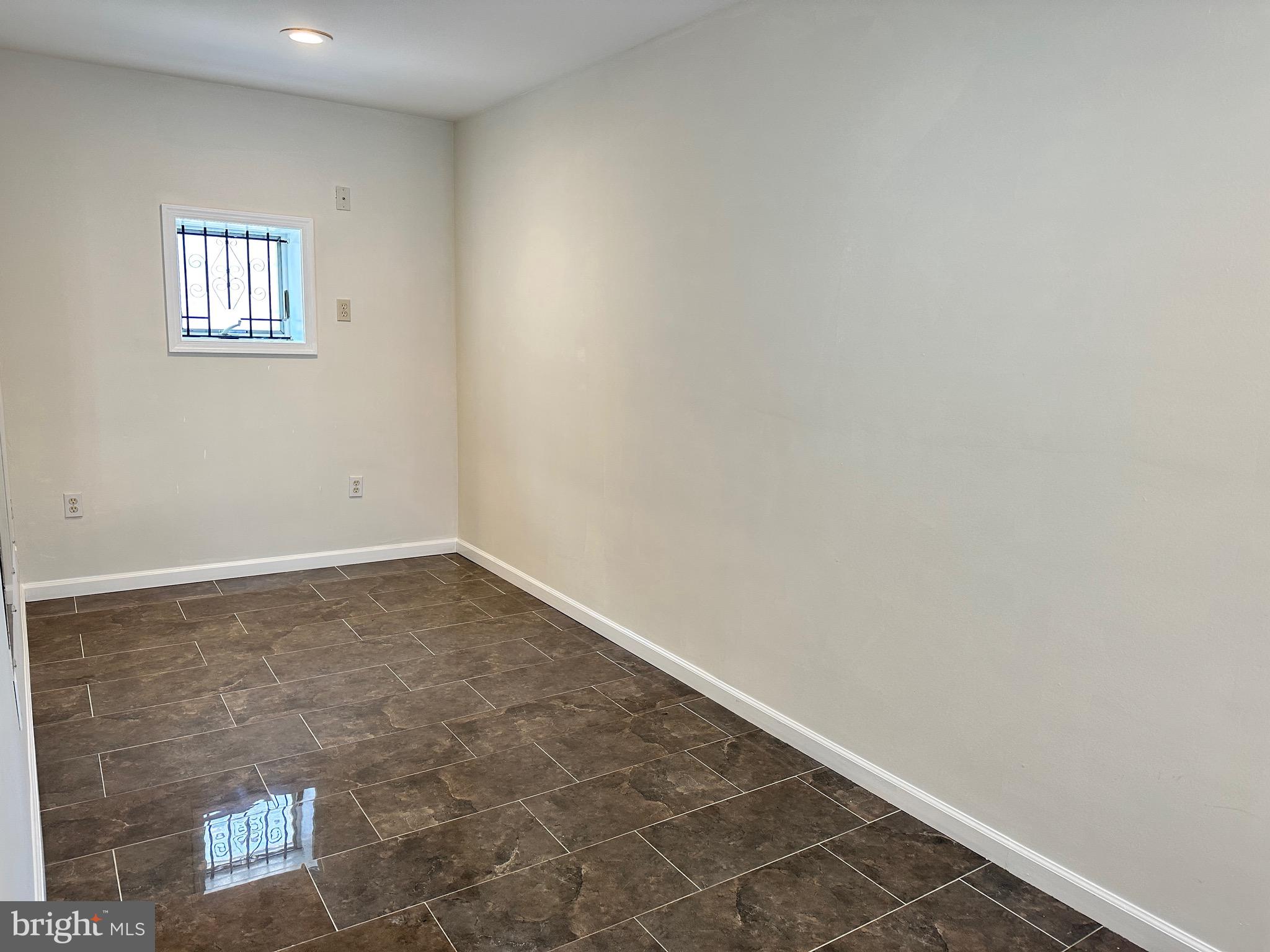 640 Kerper Street Philadelphia, PA 19111 - Photo 4 of 38