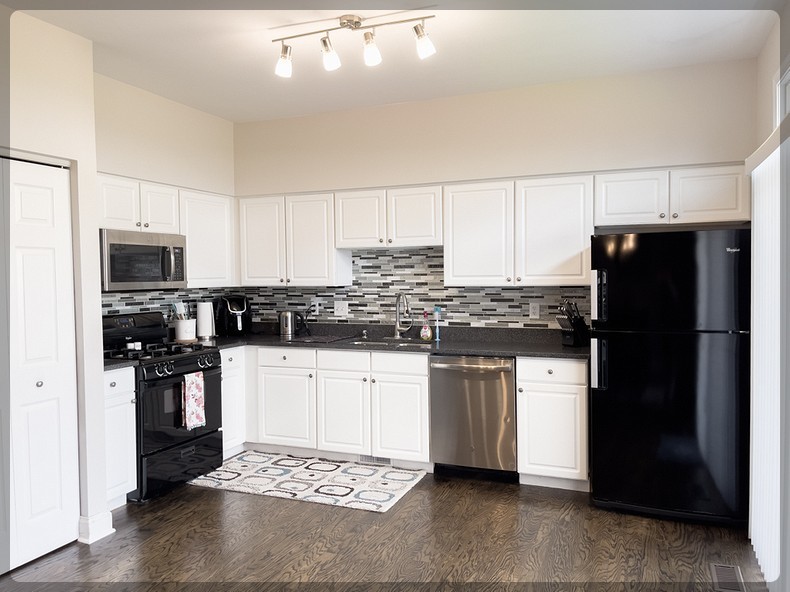 353 Reston Circle, Unit 353 Romeoville, IL 60446 - Photo 3 of 16