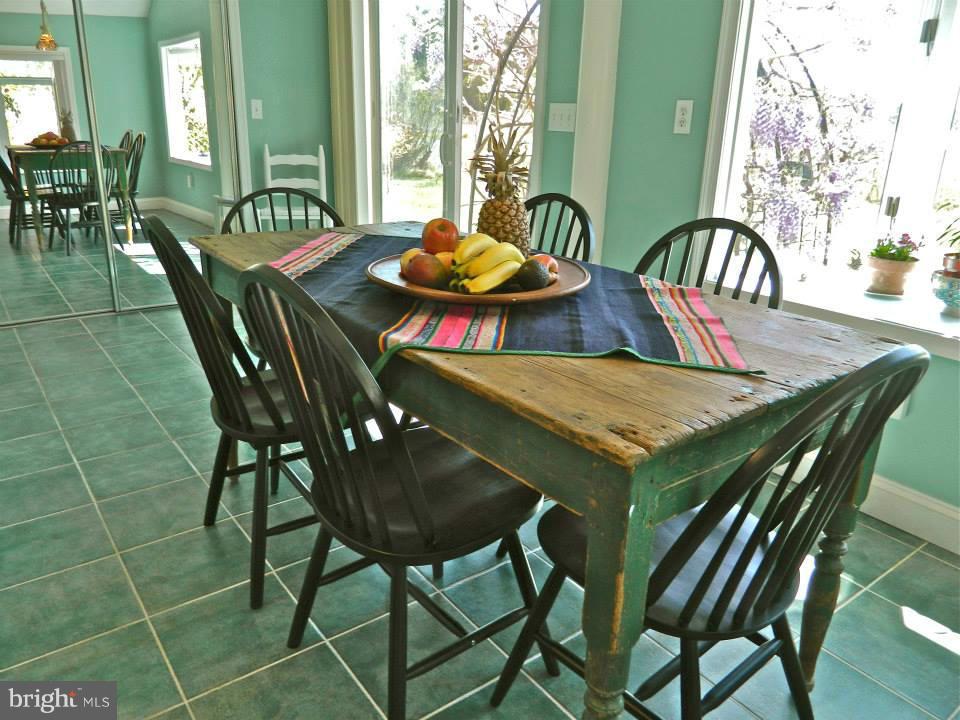 1420 Town Point Road Cambridge, MD 21613 - Photo 14 of 29 Dining Room