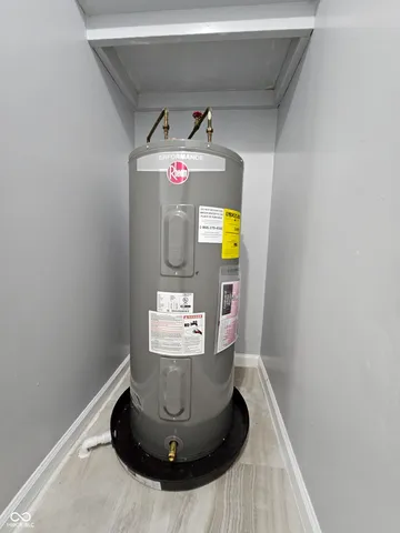 $112,900 | 3305 East 30th Street, Indianapolis, IN 46218