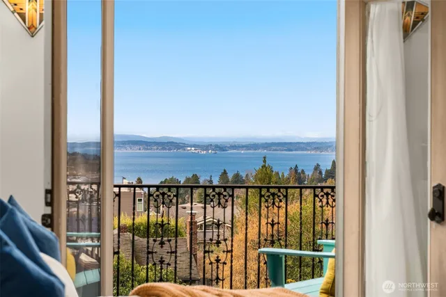 $1,550,000 | 6708 39th Avenue Southwest, Seattle, WA 98136