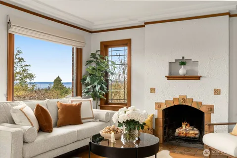 $1,550,000 | 6708 39th Avenue Southwest, Seattle, WA 98136