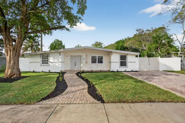 $3,600 | 5183 Northeast 15th Avenue, Pompano Beach, FL 33064