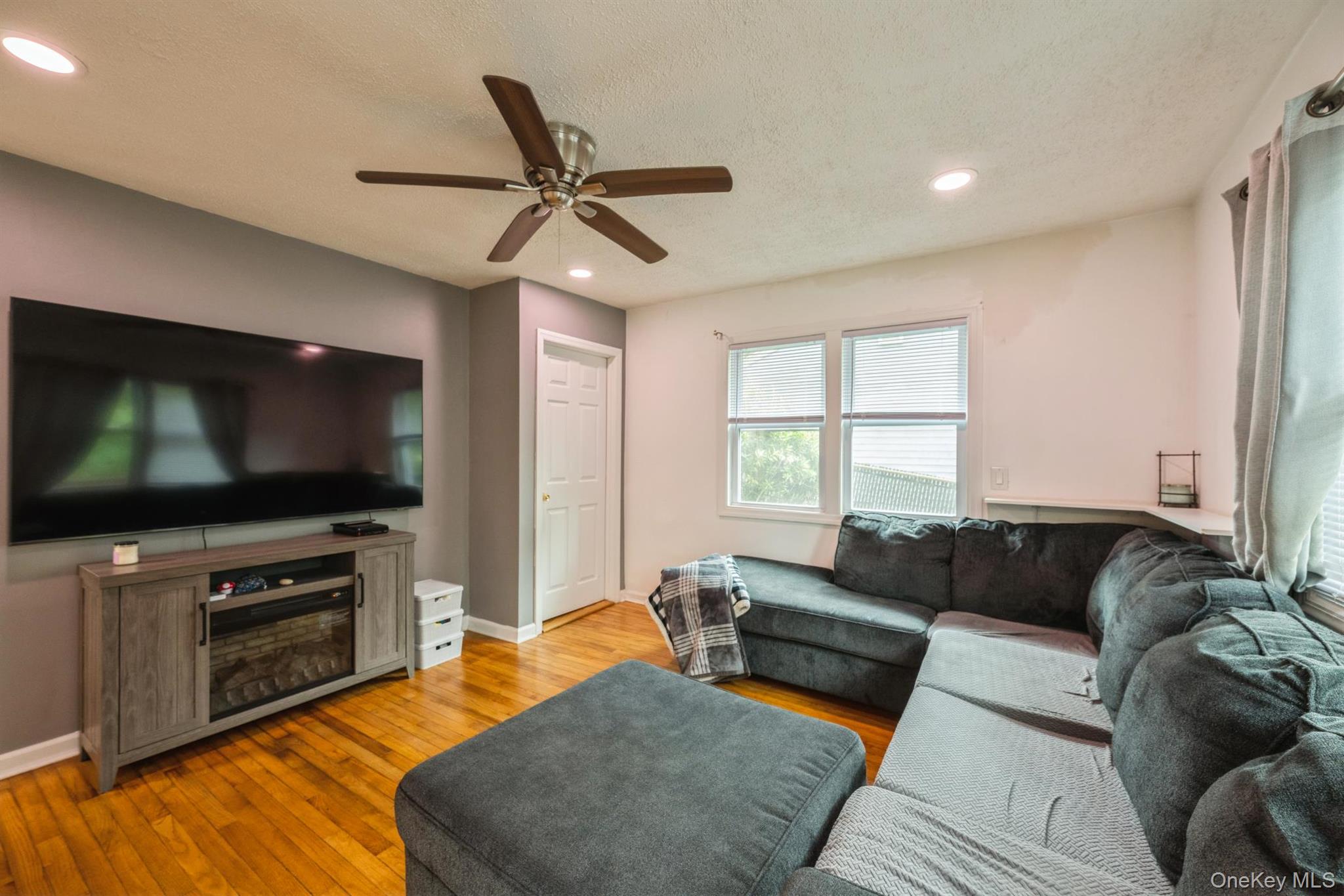 127 Hallock Landing Road Rocky Point, NY 11778 - Photo 3 of 17