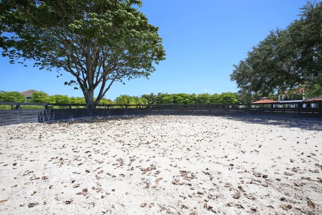 $750,000 | 14775 Equestrian Way, Wellington, FL 33414