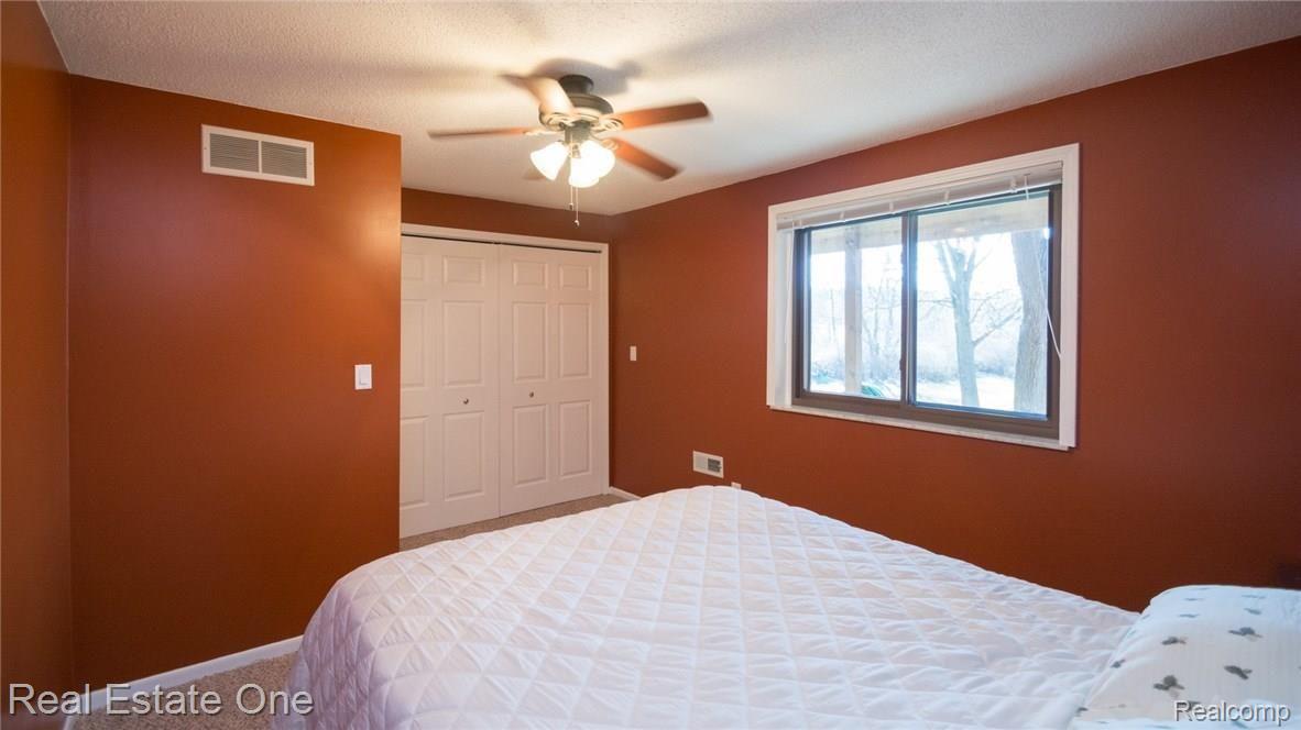6440 Winans Lake Road Brighton, MI 48116 - Photo 36 of 49 34_26.jpg
