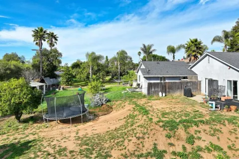 $875,000 | 1423 Vía Lima, Fallbrook, CA 92028