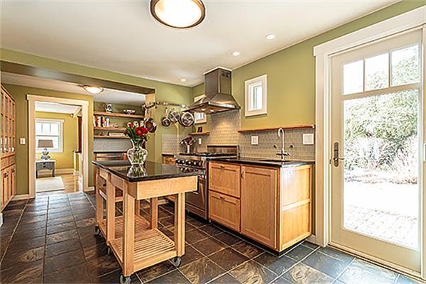 22 Westminster Road Marblehead, MA 01945 - Photo 3 of 30 Gallery Image 3