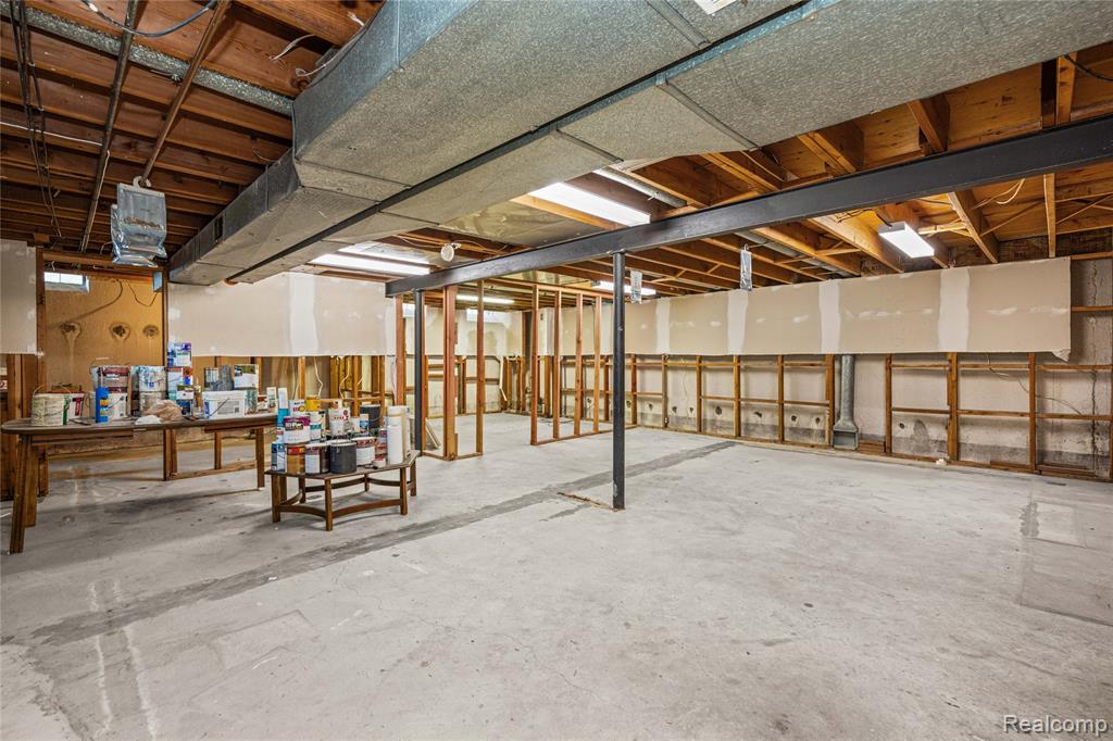 14743 Newburgh Road Livonia, MI 48154 - Photo 29 of 48