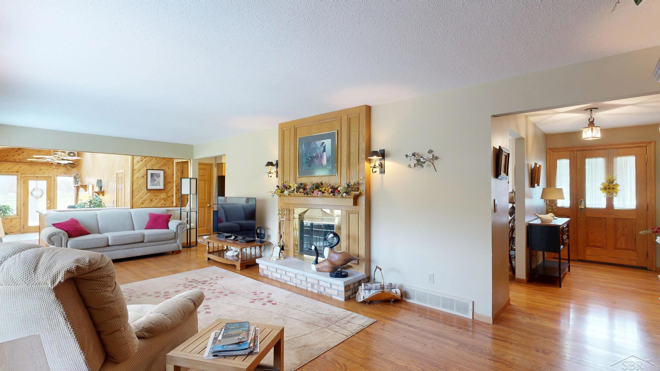 5220 North River Road Freeland, MI 48623 - Photo 12 of 47