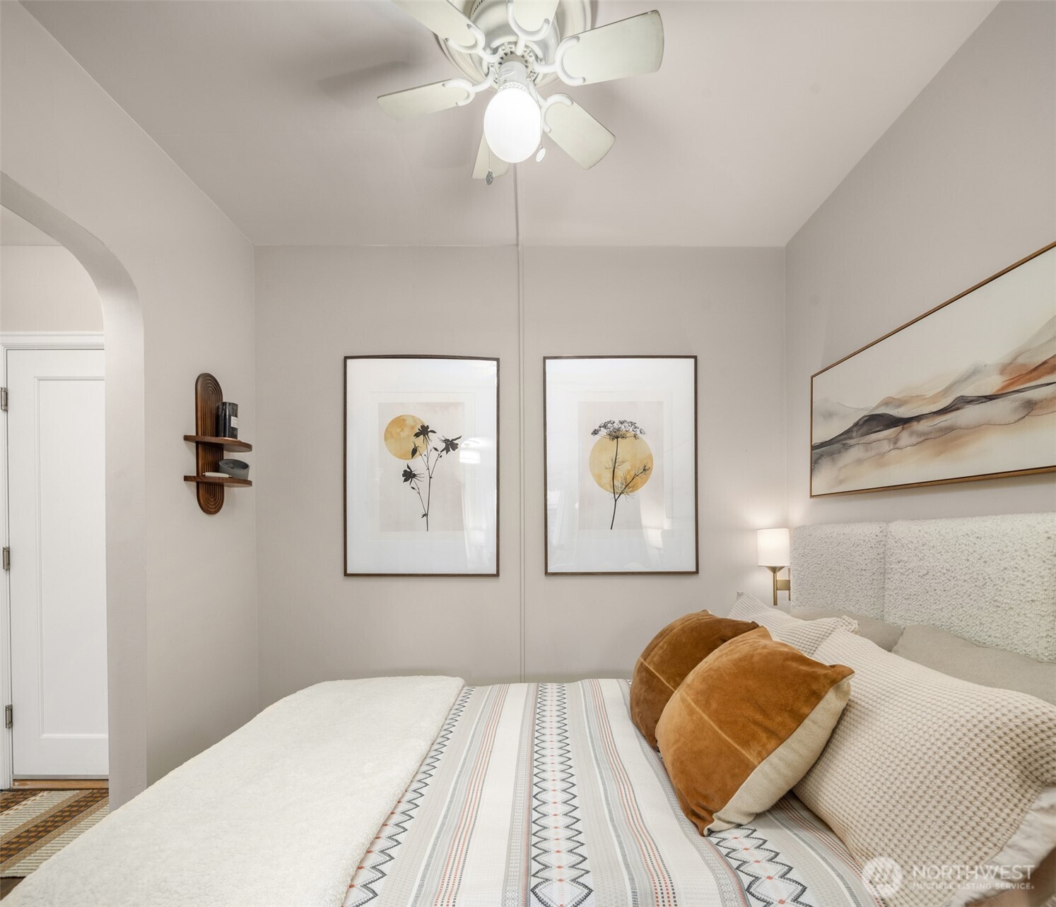 325 Harvard Avenue East, Unit 302 Seattle, WA 98102 - Photo 13 of 28