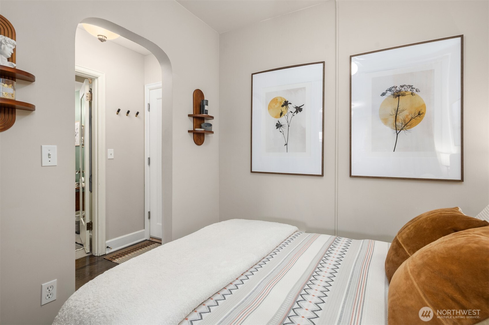 325 Harvard Avenue East, Unit 302 Seattle, WA 98102 - Photo 14 of 28