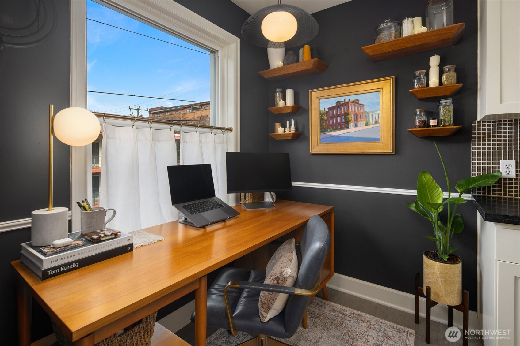 325 Harvard Avenue East, Unit 302 Seattle, WA 98102 - Photo 19 of 28