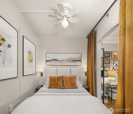 $329,000 | 325 Harvard Avenue East, Unit 302, Seattle, WA 98102