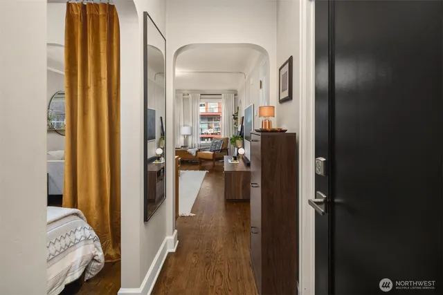 $329,000 | 325 Harvard Avenue East, Unit 302, Seattle, WA 98102