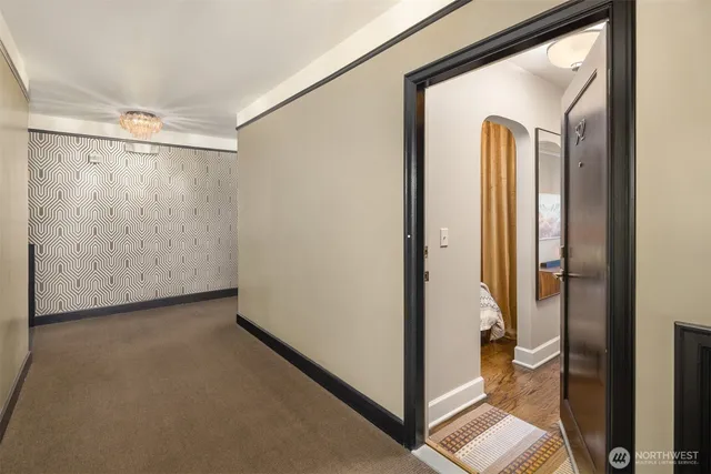 $329,000 | 325 Harvard Avenue East, Unit 302, Seattle, WA 98102