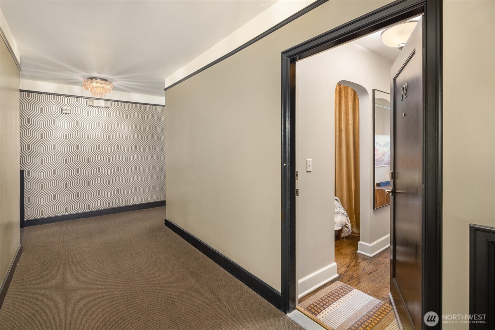 325 Harvard Avenue East, Unit 302 Seattle, WA 98102 - Photo 5 of 28