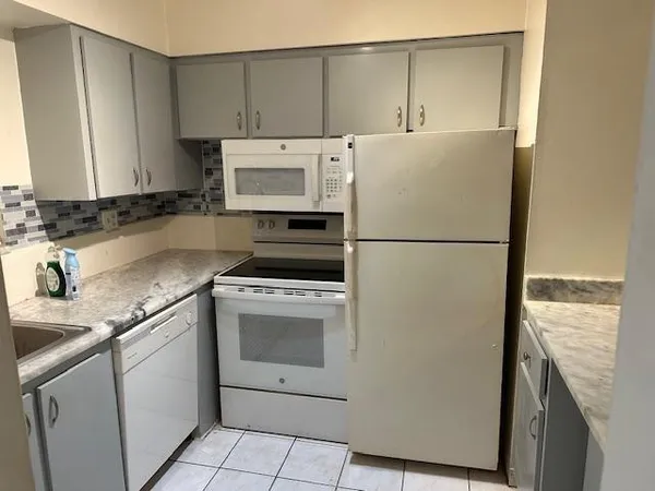 $1,450 | 6505 Winfield Boulevard, Unit B14, Margate, FL 33063