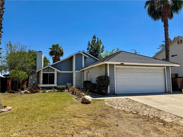 $2,595 | 15776 Bluechip Circle, Moreno Valley, CA 92551