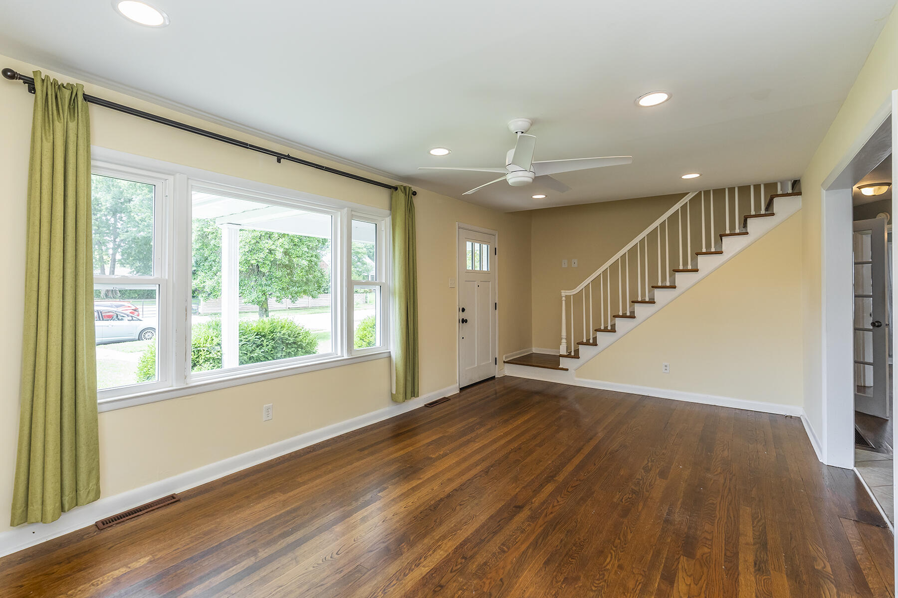 493 Hill N Dale Road Lexington, KY 40503 - Photo 6 of 35 493hillndale06 copy