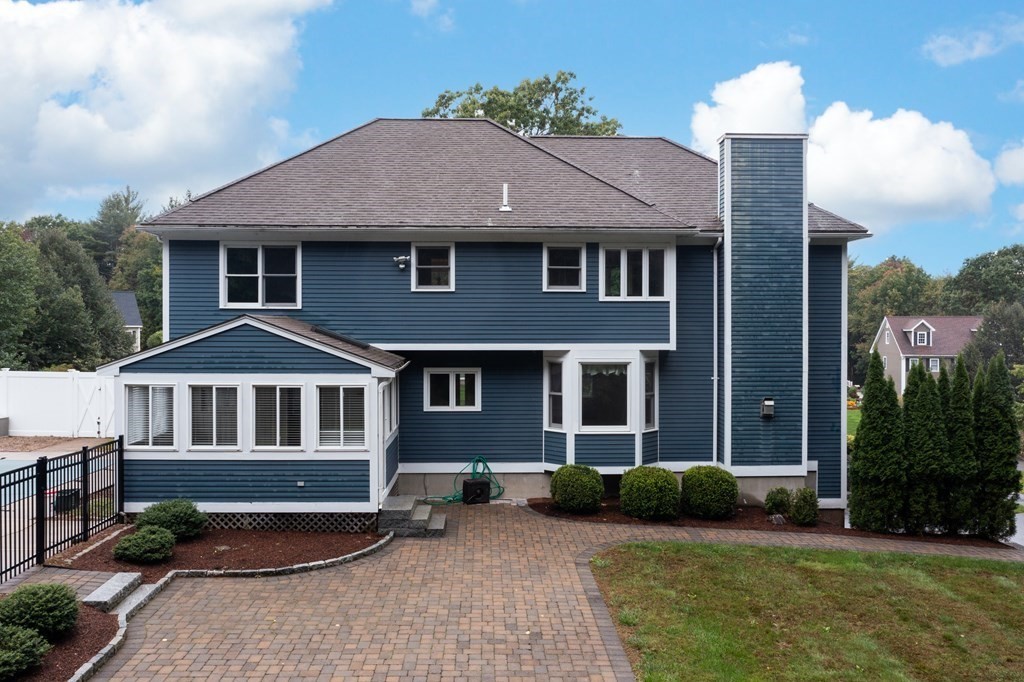 2 Tallyshire Road Groveland, MA 01834 - Photo 5 of 41 Gallery Image 5