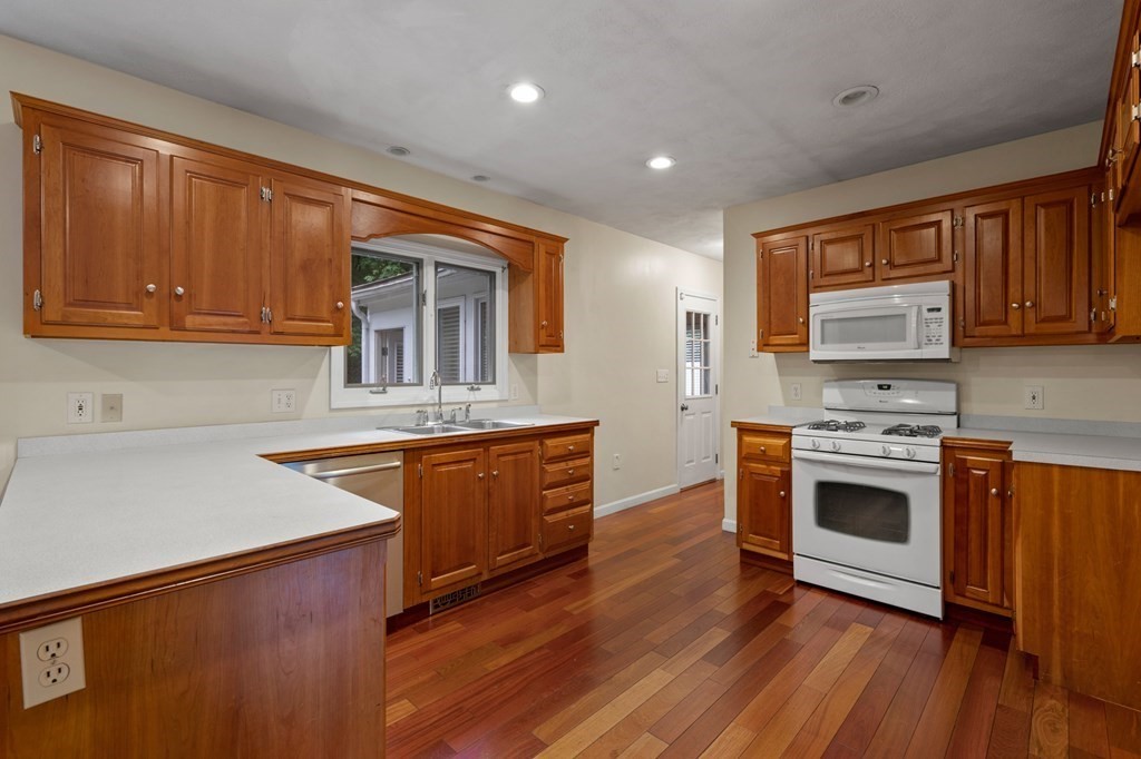 2 Tallyshire Road Groveland, MA 01834 - Photo 9 of 41 Gallery Image 9