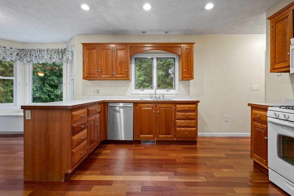2 Tallyshire Road Groveland, MA 01834 - Photo 10 of 41 Gallery Image 10