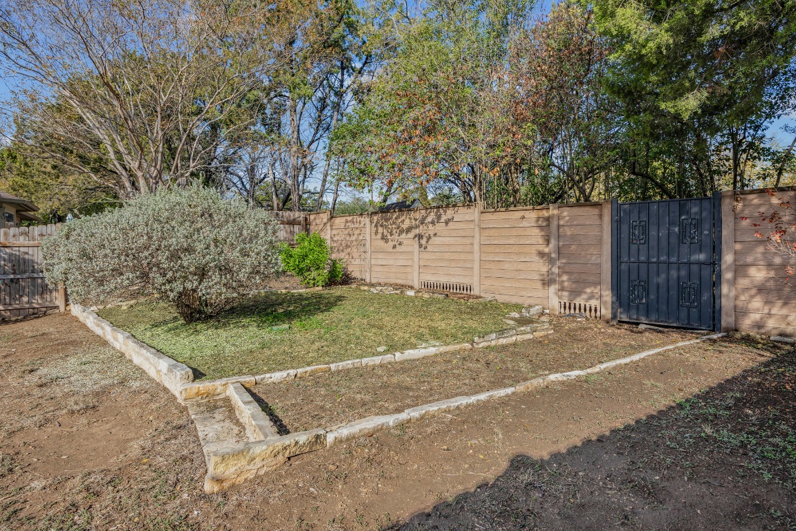 336 Celery Loop Austin, TX 78748 - Photo 26 of 32 View of fenced backyard