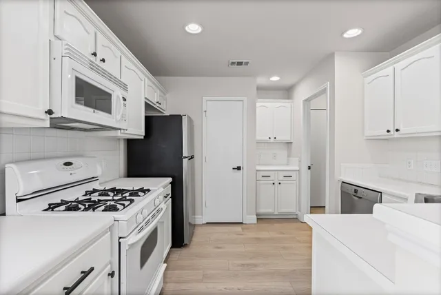 $1,995 | 336 Celery Loop, Austin, TX 78748