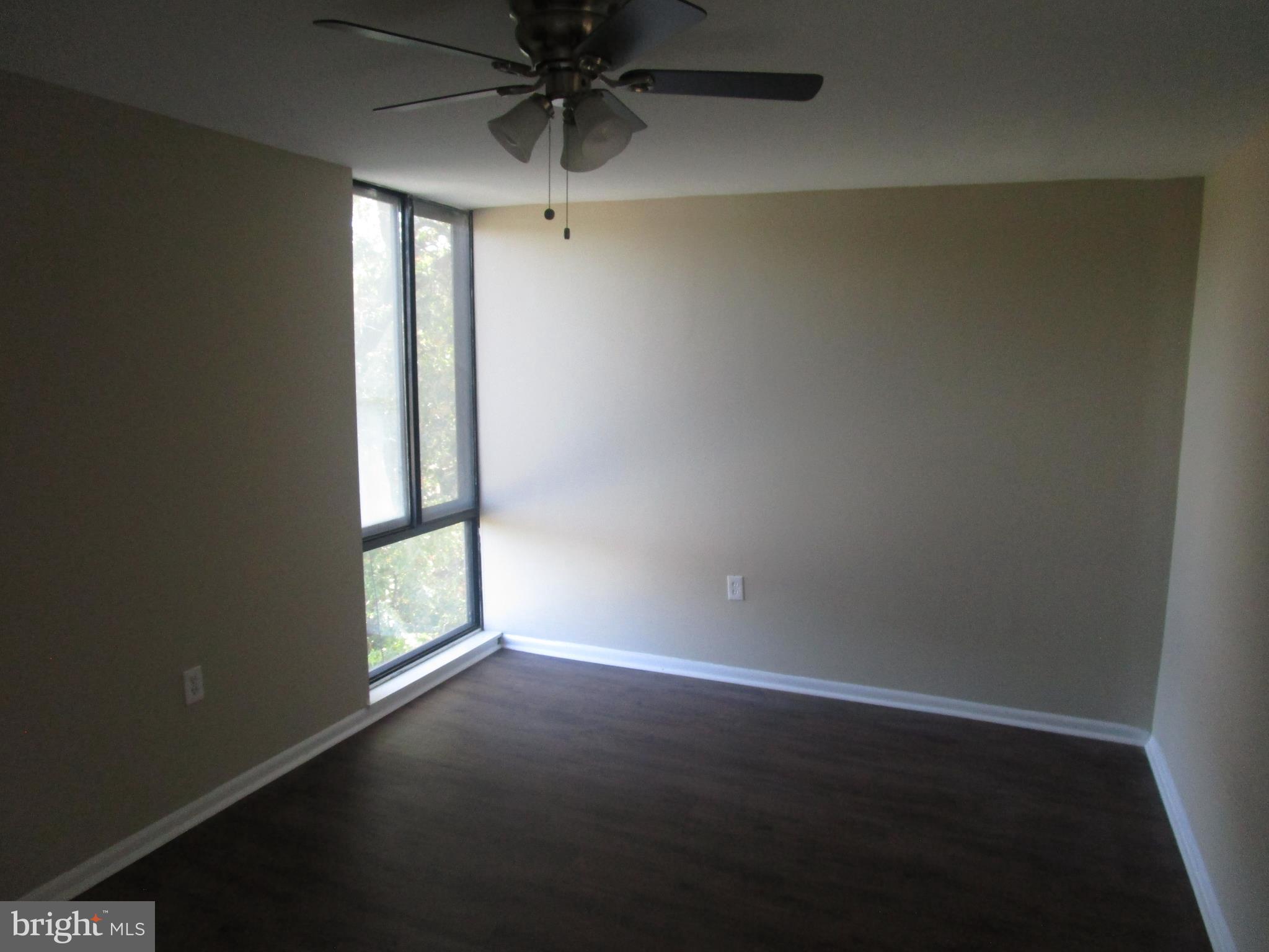 8669 Greenbelt Road, Unit 202 Greenbelt, MD 20770 - Photo 4 of 14 DINING ROOM