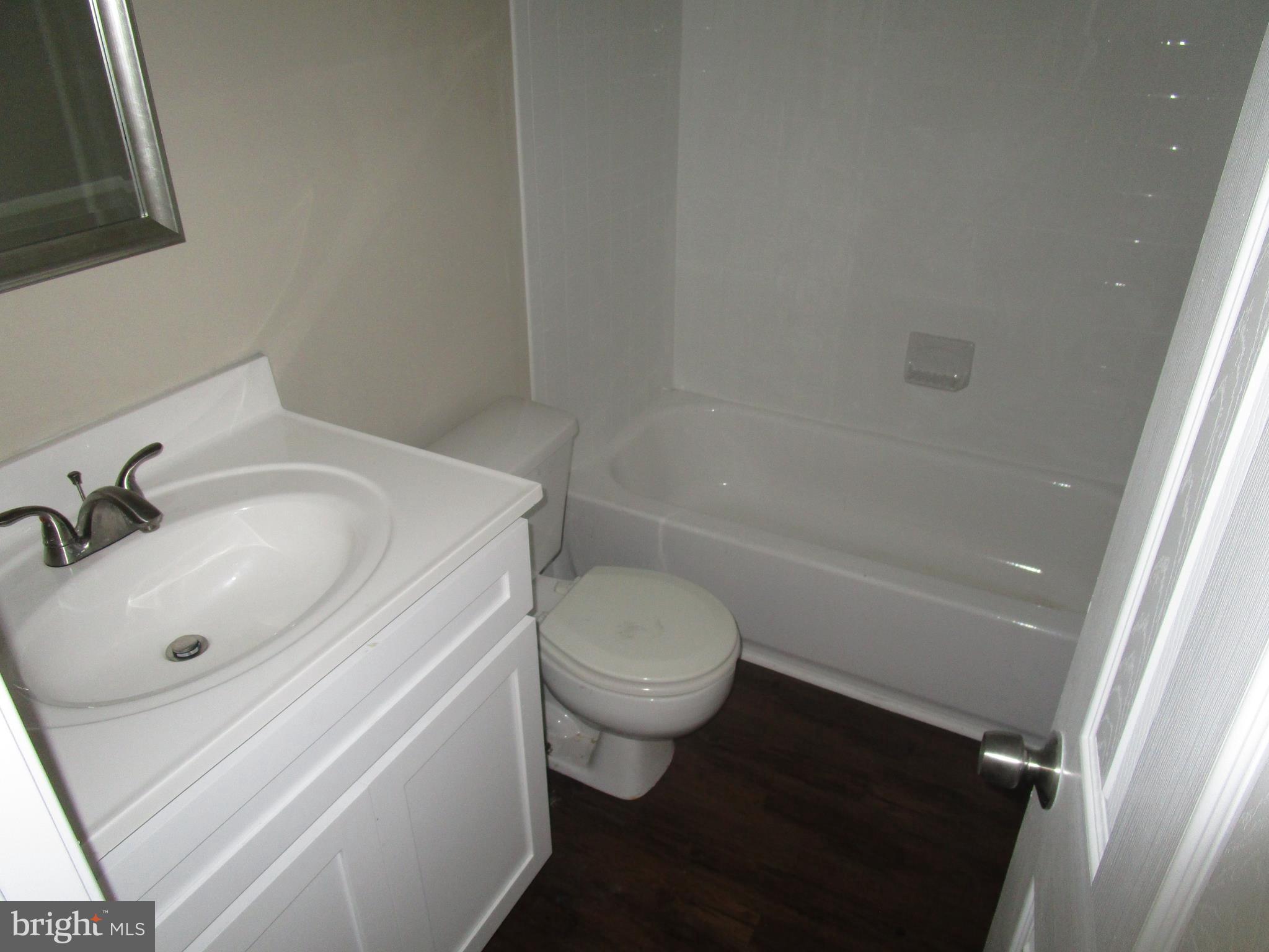 8669 Greenbelt Road, Unit 202 Greenbelt, MD 20770 - Photo 5 of 14 BATHROOM