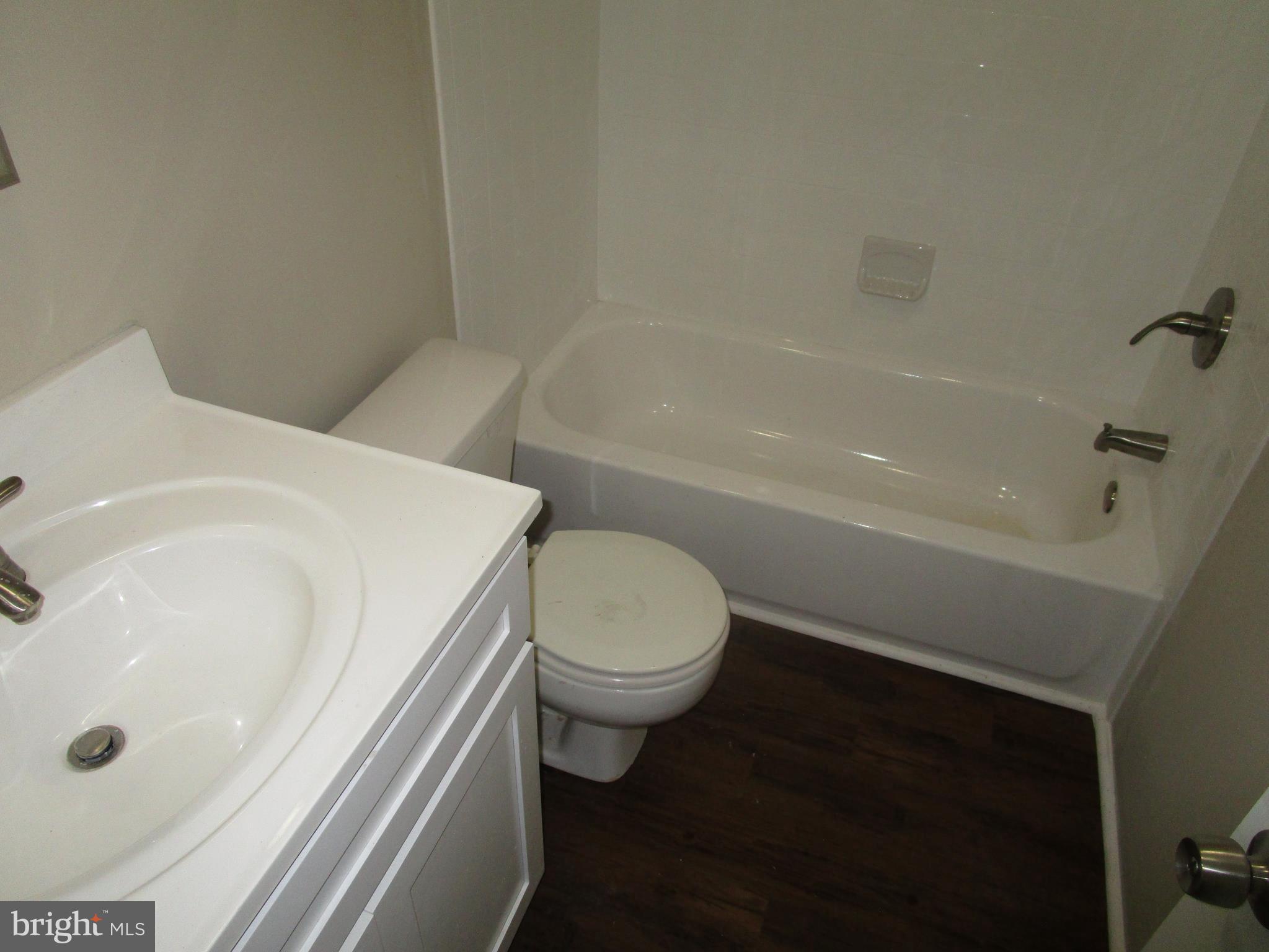 8669 Greenbelt Road, Unit 202 Greenbelt, MD 20770 - Photo 10 of 14 BATHROOM