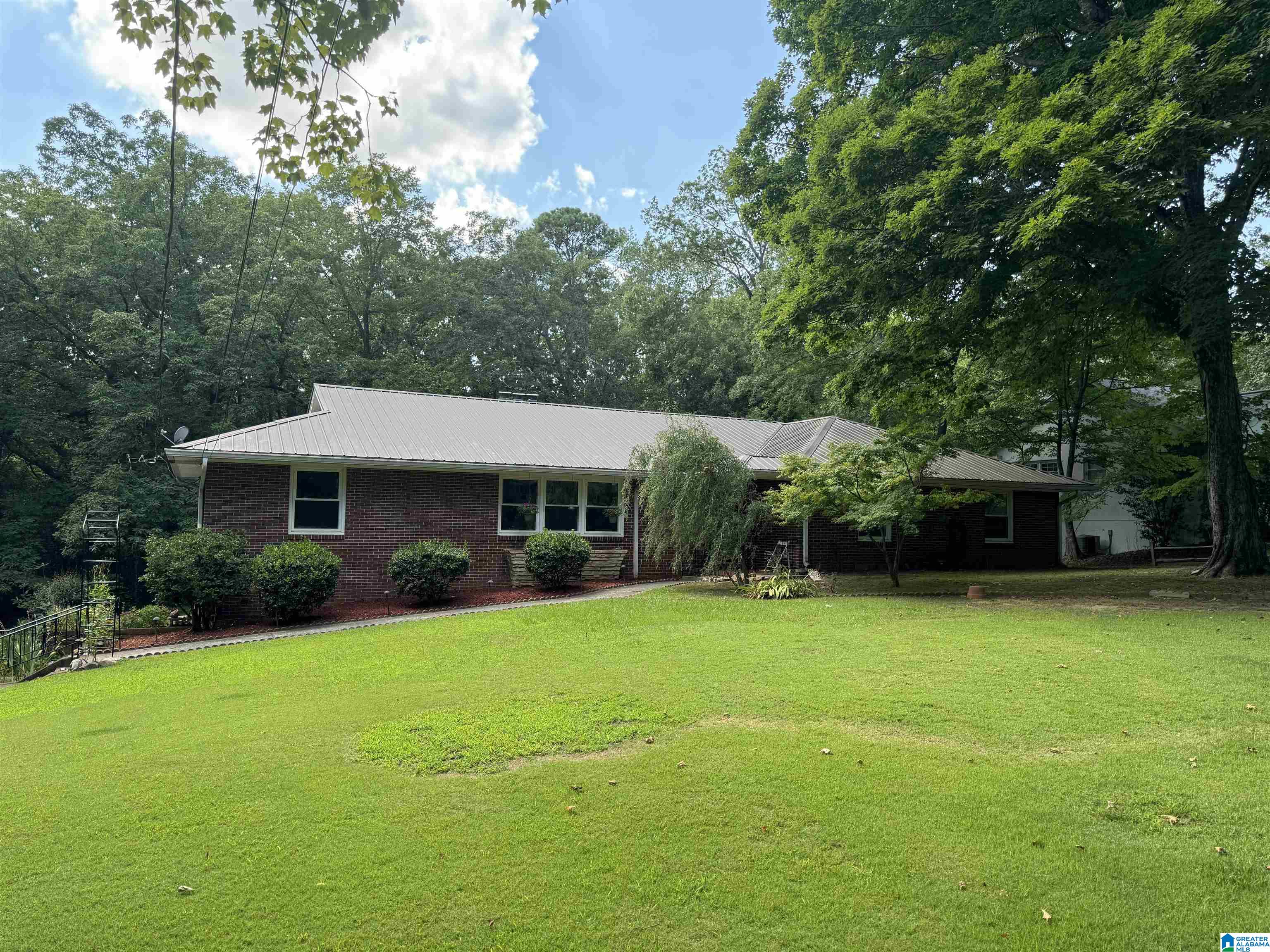 300 Crestview Road Anniston, AL 36207 - Photo 3 of 48