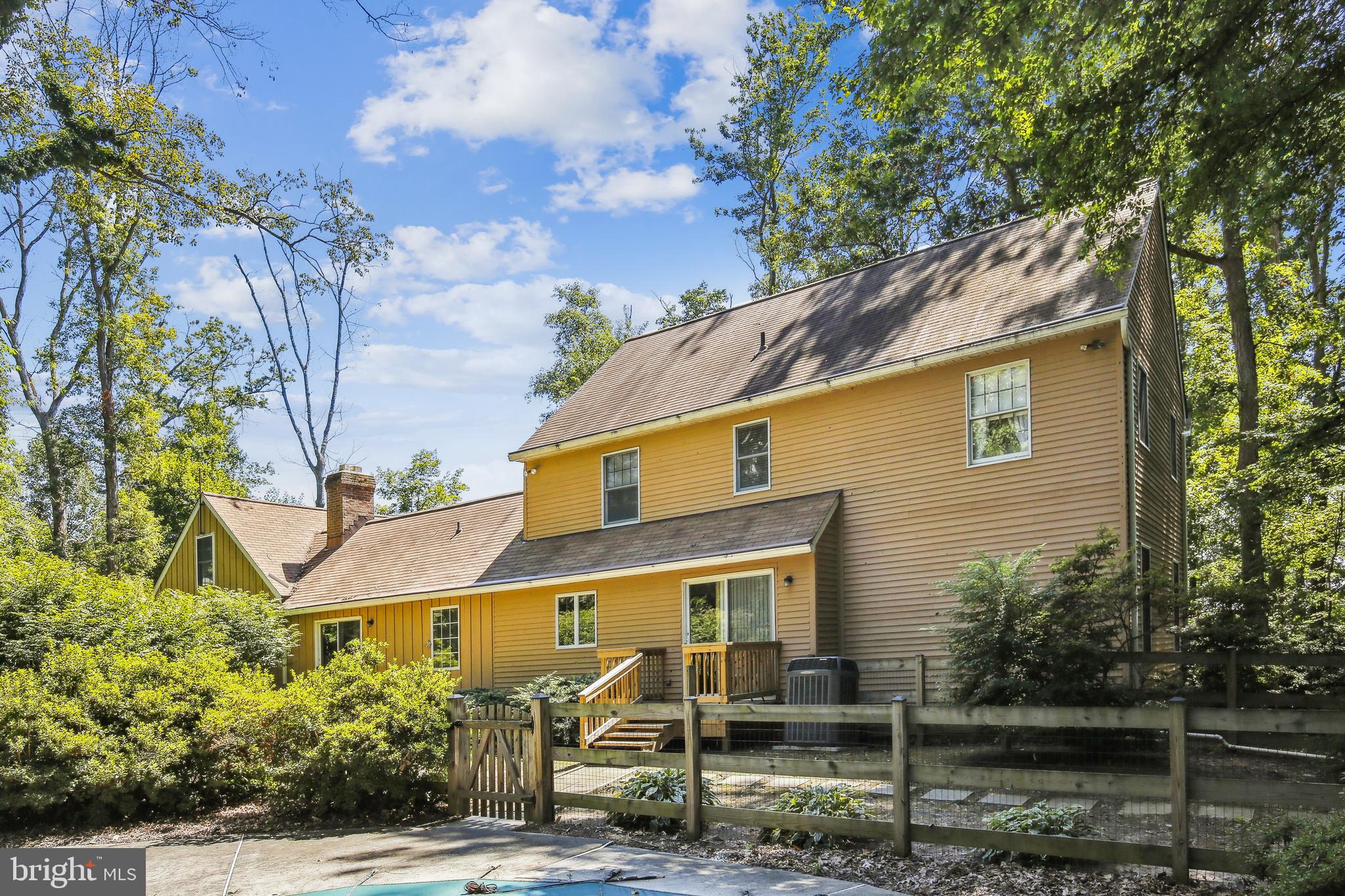 24304 Hipsley Mill Road Gaithersburg, MD 20882 - Photo 5 of 92 Gallery Image 5